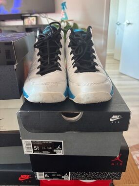 Jordan Kids White & Blue Low-Top Sneakers with Black Laces